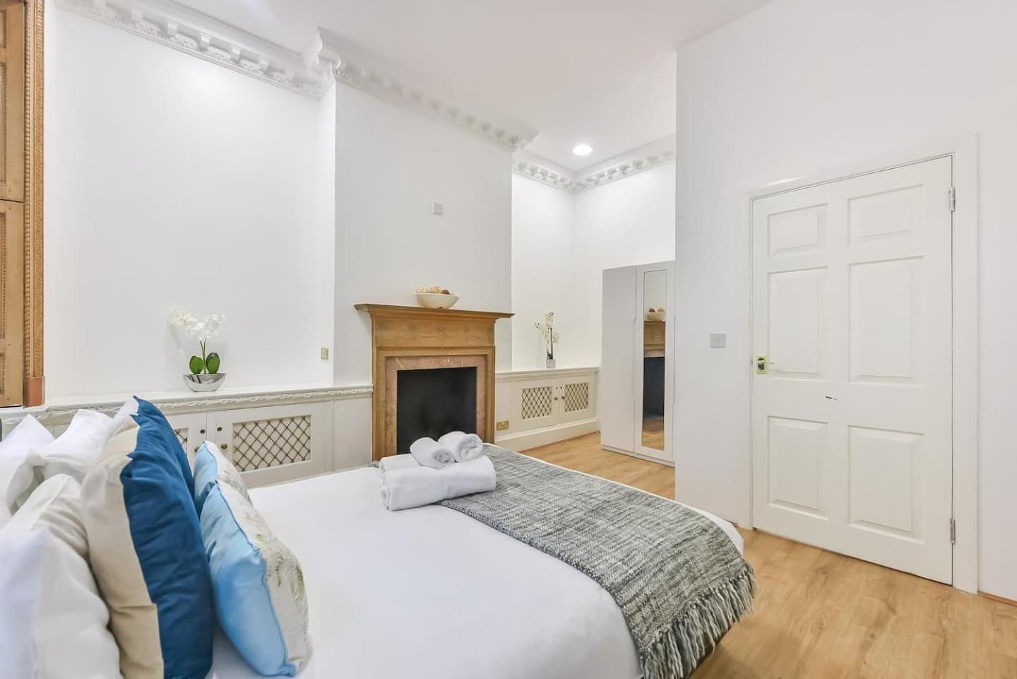 2 Bed Piccadilly Apartment 2 London Bagian luar foto